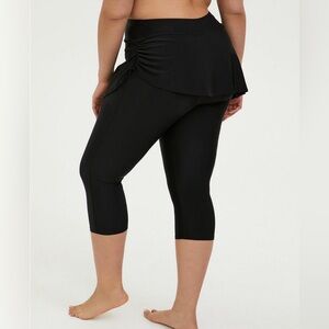 Torrid Swim Leggings with skirt NWT Size 2